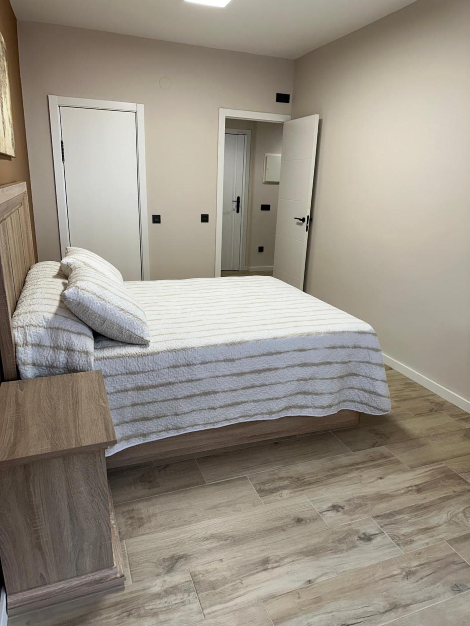 Apartamento Puente Romano Ourense Ngoại thất bức ảnh