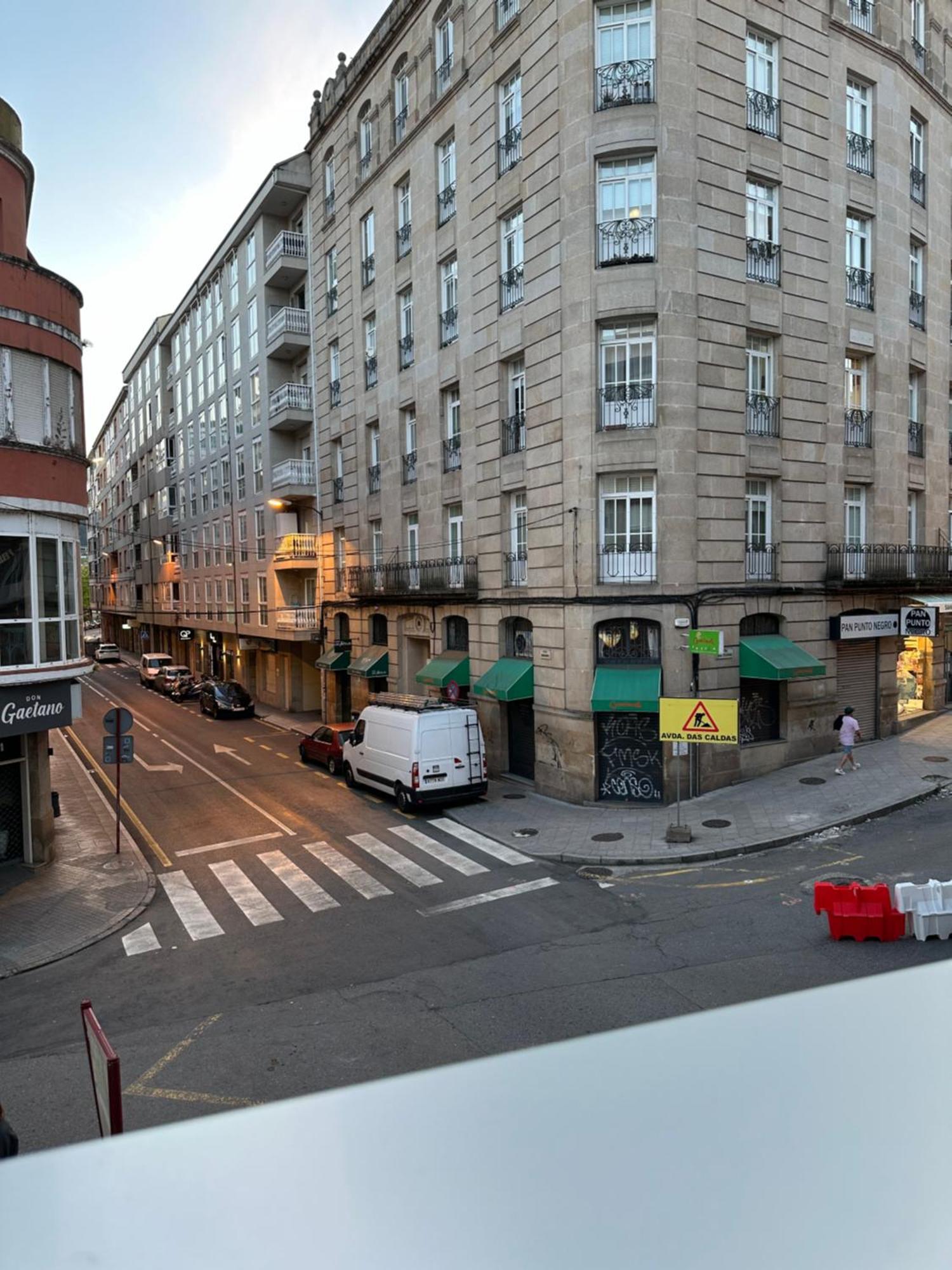 Apartamento Puente Romano Ourense Ngoại thất bức ảnh